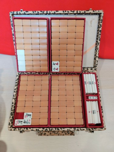 Vintage japanese mahjong tile - japanese,