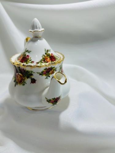 Royal albert bone china - royal, old