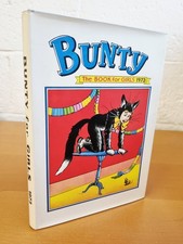BUNTY BOOK FOR GIRLS 1973 - D