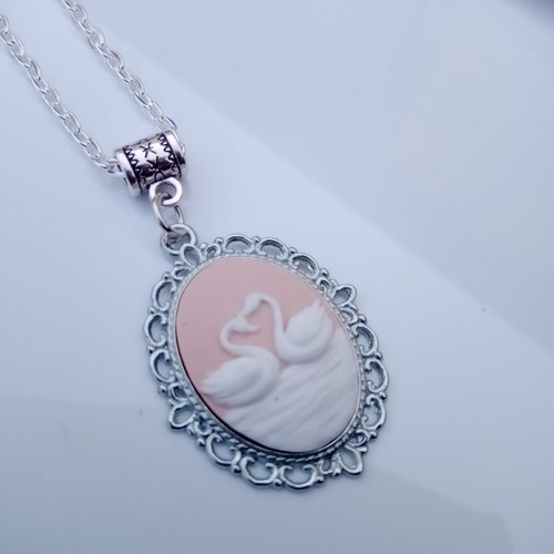 Cameo necklace blush pink - cameo,