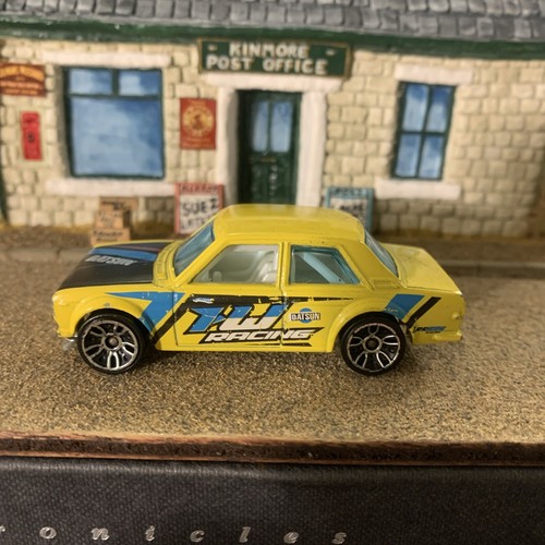 Hot wheels datsun bluebird - hot,