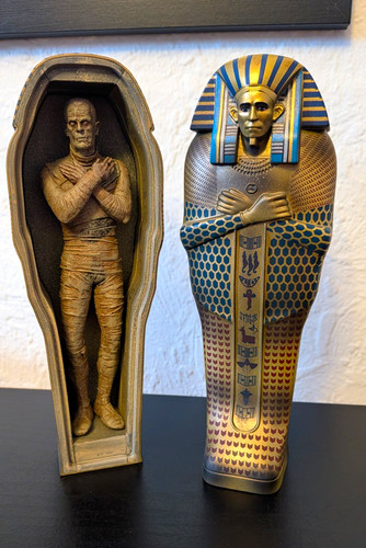 Neca sarcophagus with diamond - neca,