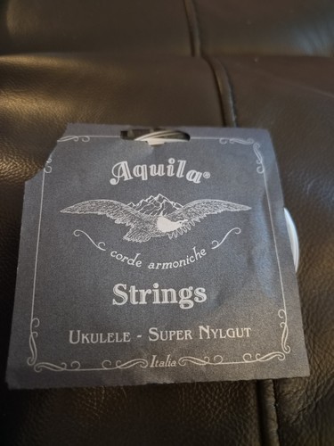 Aquila baritone ukulele - baritone,
