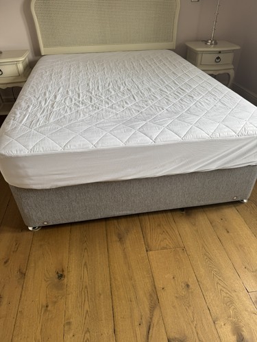 Slumberland king size bed - size, /