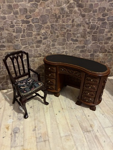 Dolls house scale - house,