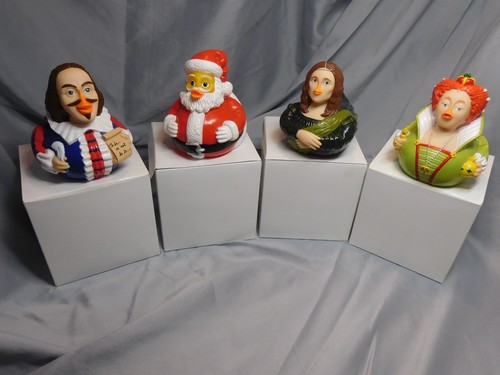 Celebriducks ducks santa queen - santa,