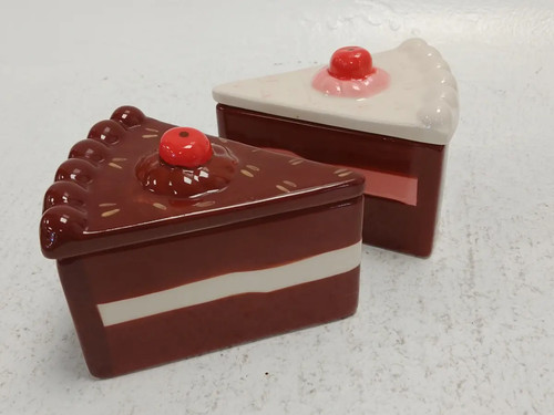 Pair ceramic novelty - novelty, cake