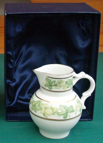 Royal worcester historical jug - worcester,