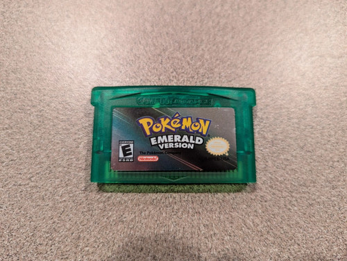 Pokémon emerald gba cartridge - emerald,