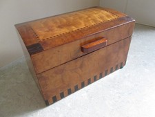 BEAUTIFUL ANTIQUE WOOD TEA CADDY WITH INLAY  - UNUSUAL