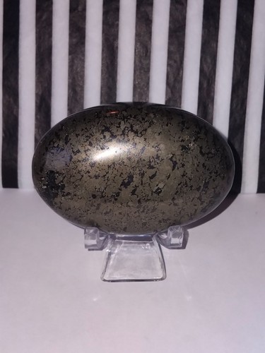 159g pyrite crystal palm stone - 159g,