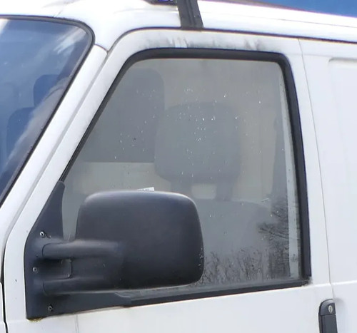 Front left window pane - t4,