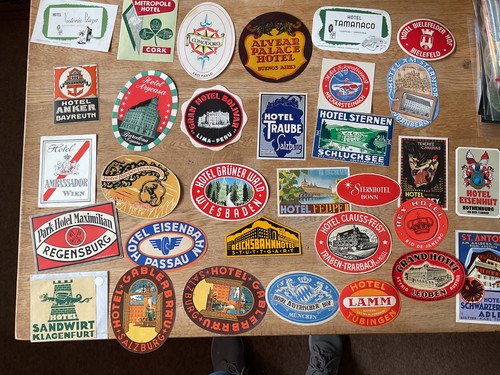 Job lot hotel vintage baggage - ,