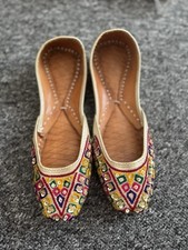 Women's Traditional Pakistani