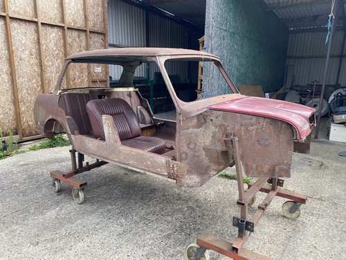 Wolseley hornet bmc - beach, car
