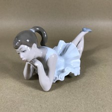 NAO Lladro Pensive Ballet Figurine 0149 Ballerina Laying Down Figurine Retired
