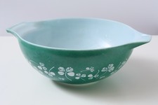 VINTAGE 1960'S GREEN PYREX