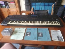 Roland G-800 Arranger Keyboard Workstation, all manuals and extra style disks