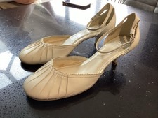 Ladies JONAK Cream Real Leather Ankle Strap Shoes Size 7/41 Low Kitten Heel Bnnb