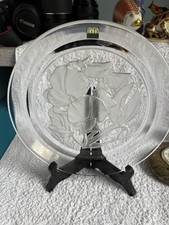 HOYA CRYSTAL GLASS PLATE OF THE MONTH APRIL - SWEET PEA  SIGNED 