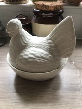 Vintage Country Farmhouse Chicken Hen Nest Egg Holder Crown Devon Pottery