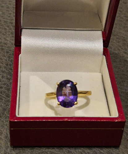 18ct hallmarked yellow gold - hallmarked,