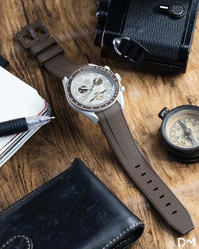Omega swatch moonswatch - omega,