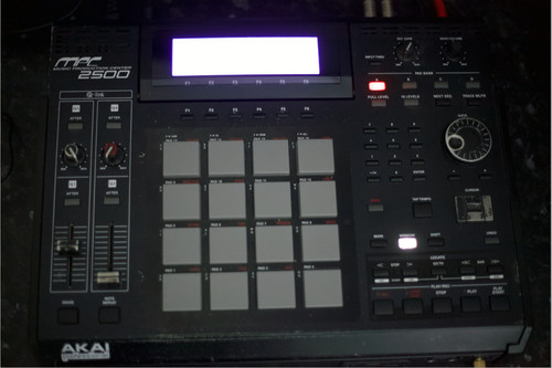 Akai professional mpc2500 with - professional,