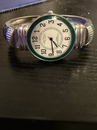 Vellaccio analog wristwatch - vellaccio,