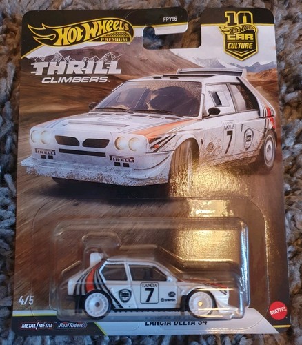 Hotwheels premium lancia delta - lancia,