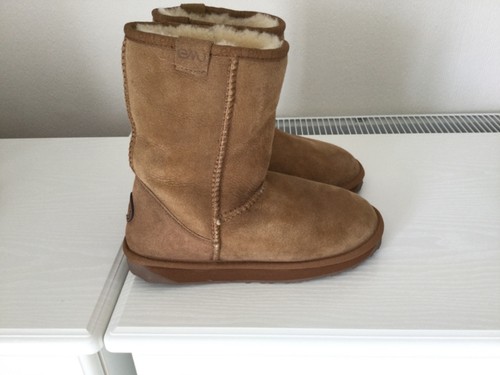 Emu tan coloured - size, 5