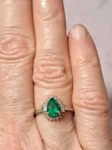 Gorgeous emerald ring set - gorgeous, in