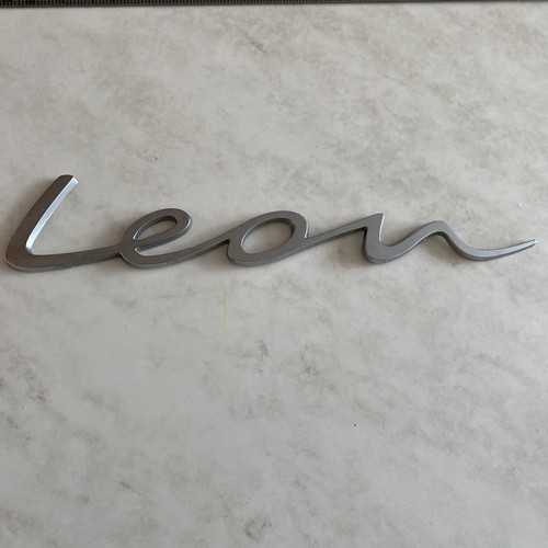 Used seat leon - leon, badges