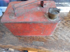 VINTAGE METAL PETROL TANK 1/2 GALLON REF  B5Y