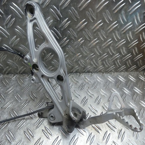 Bmw 1150 right footpeg - bmw, gs