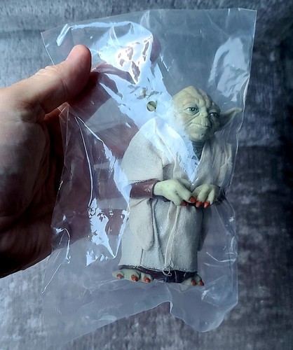 Star wars master yoda figure - star,
