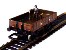 oo gauge - Track Cleaning Wagon with crew - Finecast