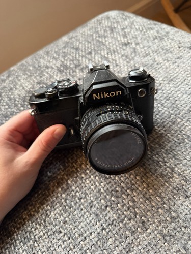 Black nikon 35mm - fm, film