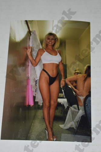 Candid busty blonde woman - busty,