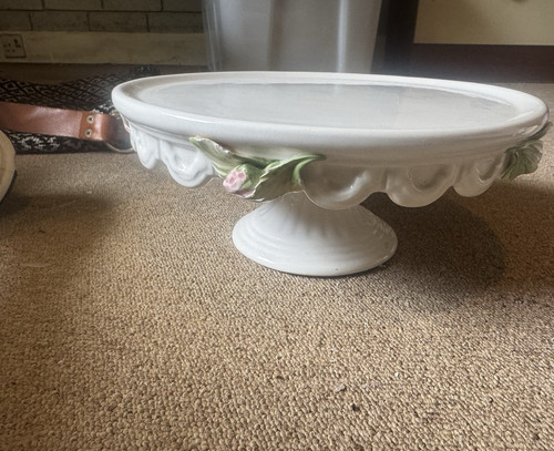 White ceramic round pedestal - white,