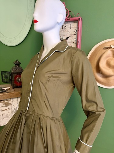 Vtg 1950s olive - vtg, green