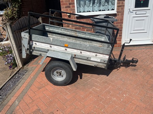 Trailer used good - in,