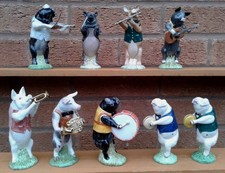 BESWICK - THE PIG PROMENADE -