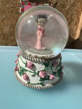 1995 Betty Boop Bed of Roses