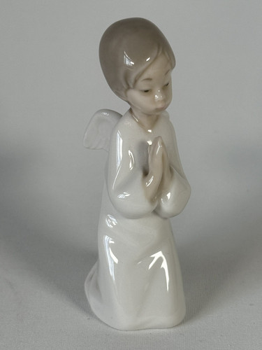 Nao lladro praying - by, angel
