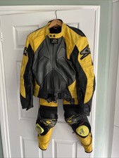 Spyke 2 Piece Zip Together Motorcycle Leathers. Black/Yellow. Size 56 Euro 46 UK