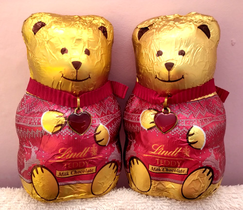 732 x lindt gold choc - ,