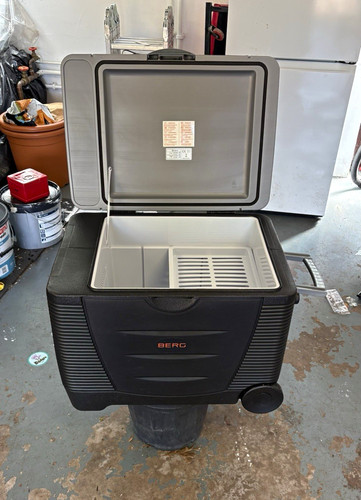 Berg 45l coolbox with wheels - coolbox, &