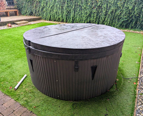 Balboa round hot tub spa - round,