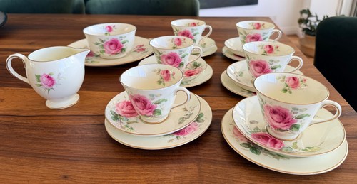 Royal doulton piece - royal, 21